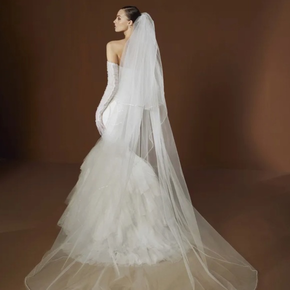 PRONOVIAS - 'Lana' Wedding Dress - Size US10 - MSRP $6290 - NWT - SAVE $4500 - Picture 2 of 12